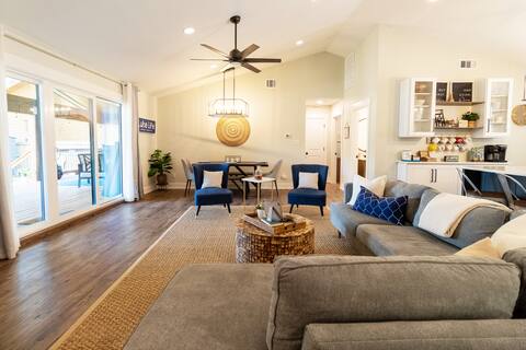 Beautiful lakefront home with 2 master suites