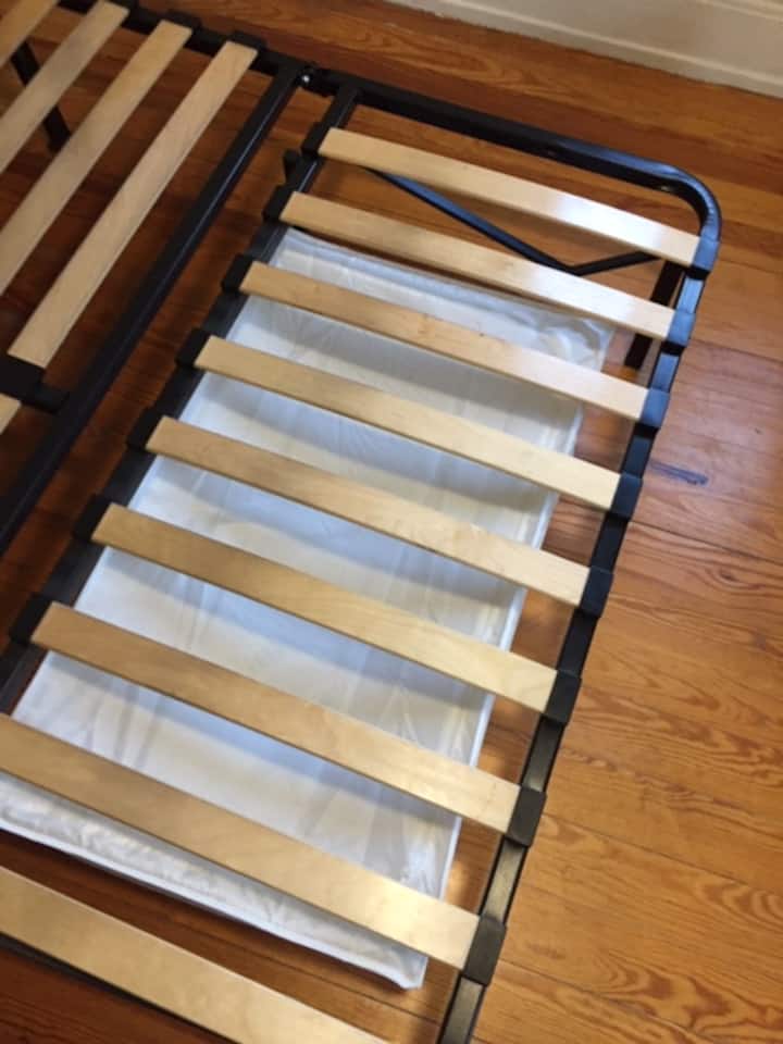 BZ 140 x 190 พร้อมฐานเตียงไม้ระแนงและกล่องเก็บของ