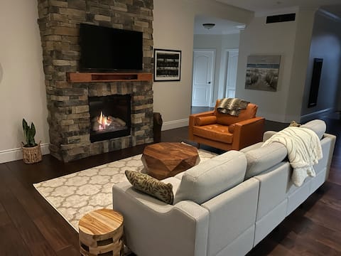 Modern, family cottage - a stone's throw to beach
