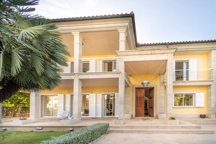 Maravillosa casa a pocos pasos de playa de muro gallery image 2