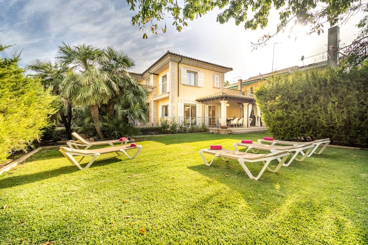 Maravillosa casa a pocos pasos de playa de muro