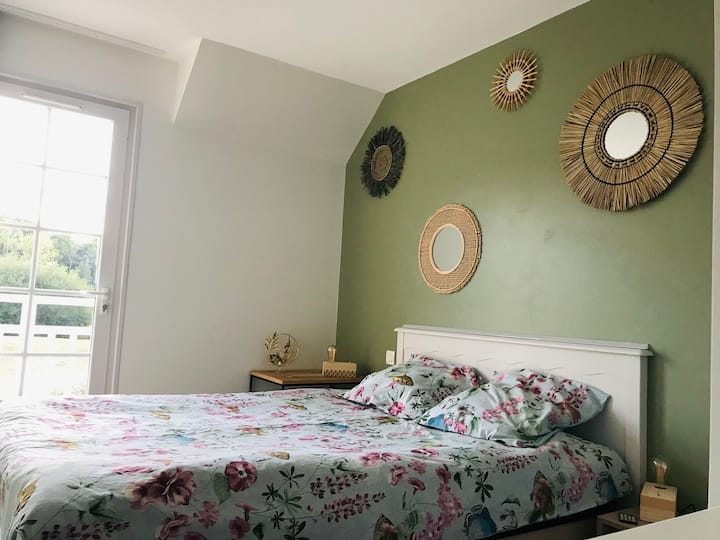 Spavaća soba s bračnim krevetom + pristup balkonu