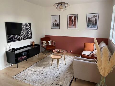 Bright apartment, fully renovated