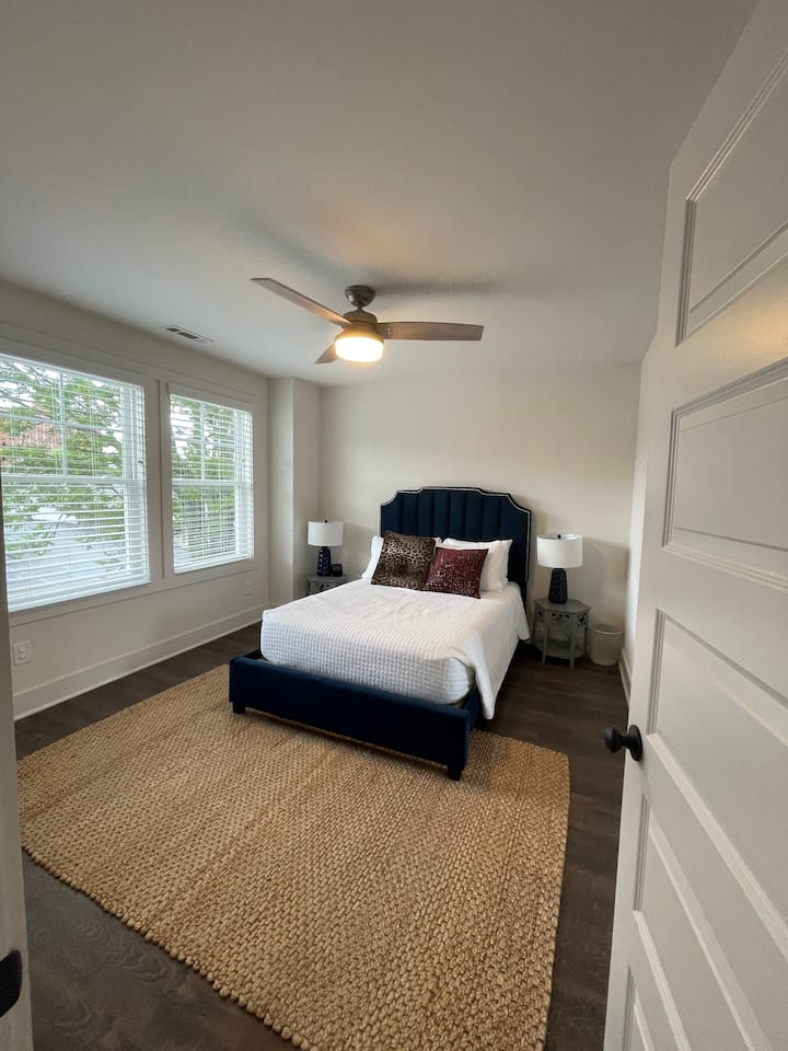Full Bedroom
