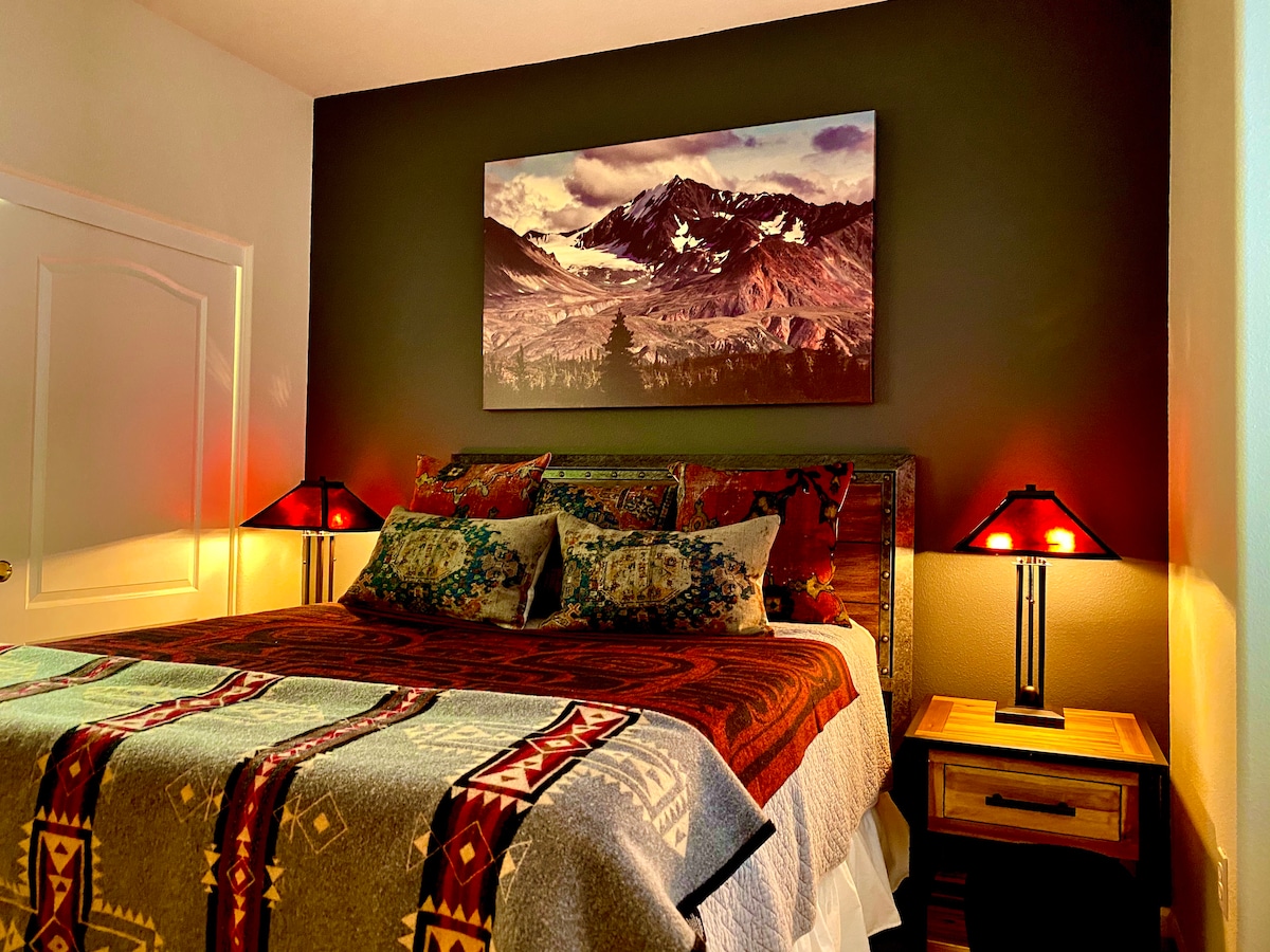 Furnished Room, Private Bath in Beautiful Home Houses for Rent in