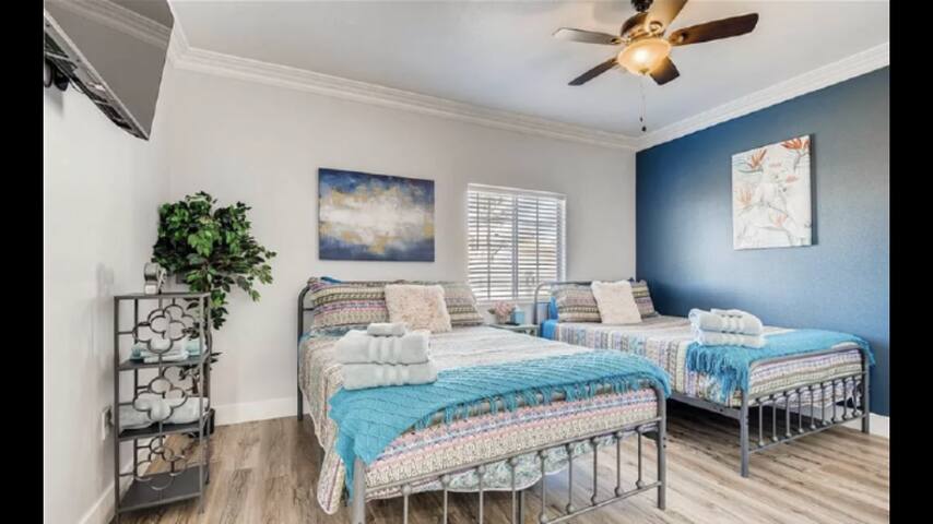 Beautiful Casita with Amazing Views, Pool & Sauna gallery image 5