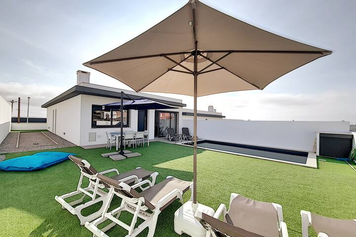 Beautiful house with swimming-pool! gallery image 4