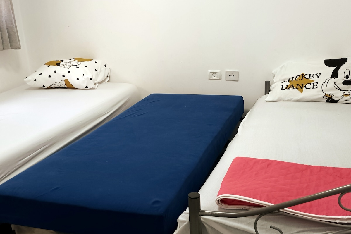 Bedroom 2: You Can Sleep 3 Comfortably In This Room. (When You Check In These Beds Will Obviously Be Made With Our White Hotel Style Sheets).