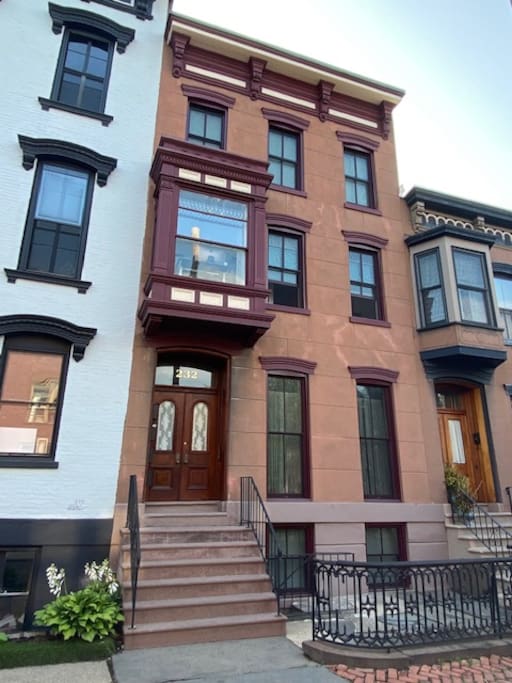 Airbnb Lovely 1 bedroom in brownstone on Washington Park