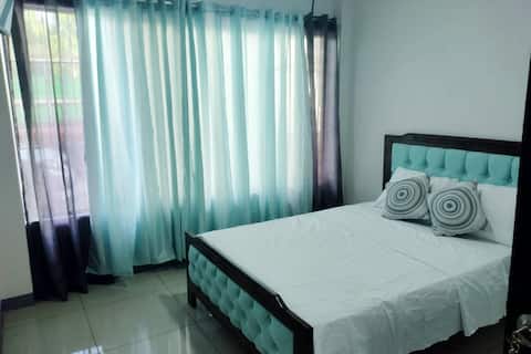 777S 1B Entire Condo