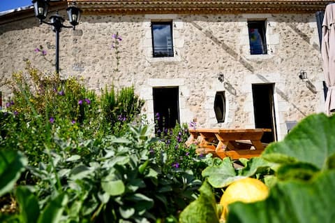 Large fully equipped gîte