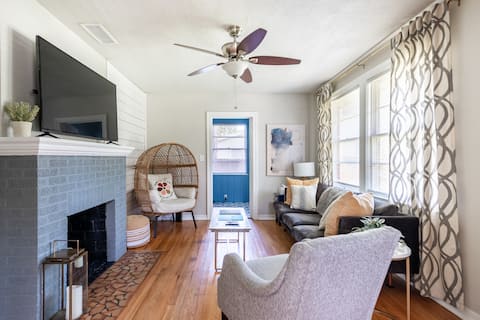 Successful Airbnb property: Bungalow with Fenced Yard in Avondale in Avondale