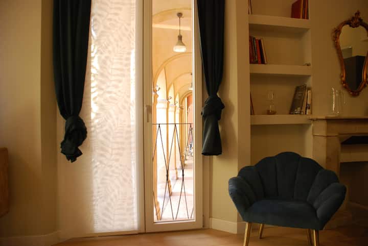 Luxury Porticoes Apartment - Bologna
