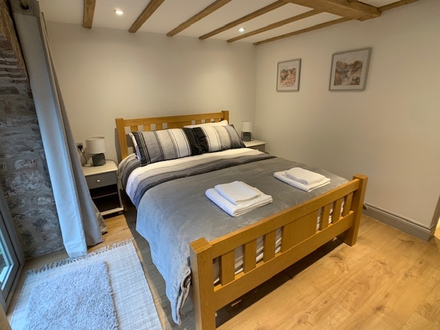 Swan House Tea Room Ensuite Bedroom 3 & Breakfast