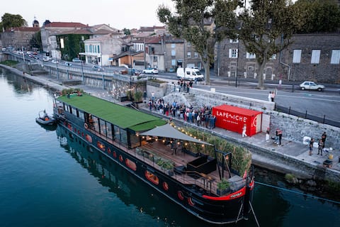 La Péniche – [ Privatization ]