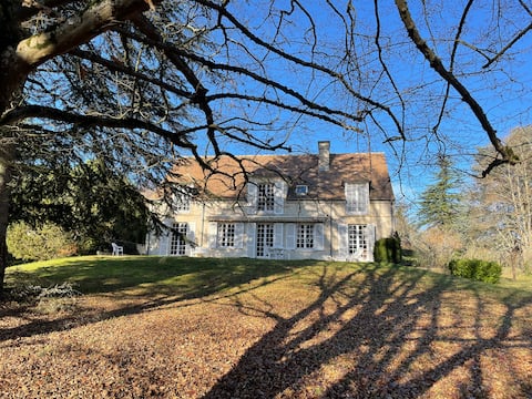 Elegant Villa Near Paris, Huge Garden, Parking