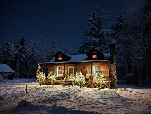 Dog Friendly Waterfront Cabin near White Mountains