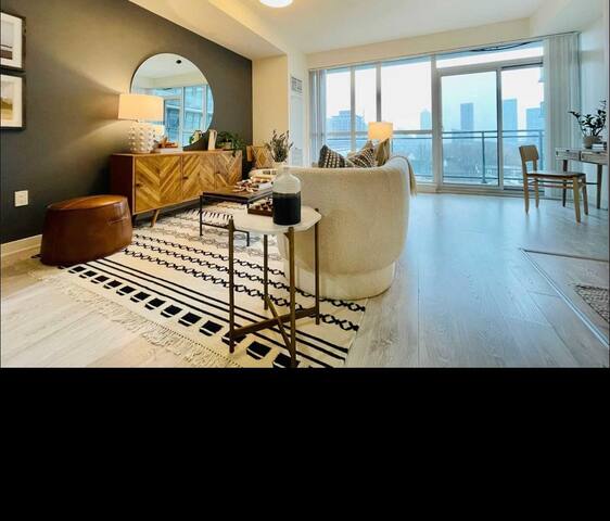 Downtown penthouse with a view gallery image 2