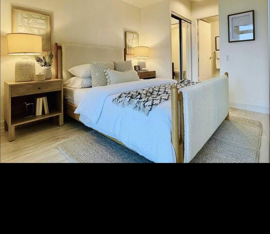 Downtown penthouse with a view gallery image 5