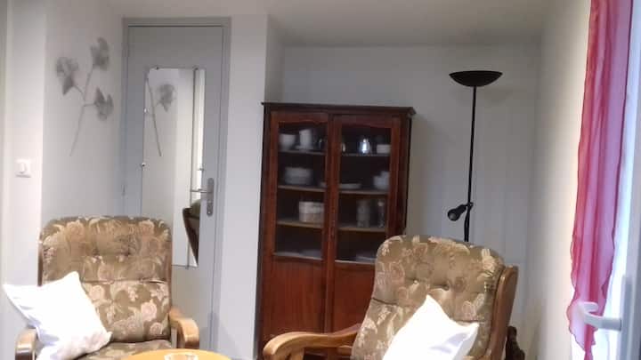 Chambres Mansardées Climatisées Avec Cuisine - Orange