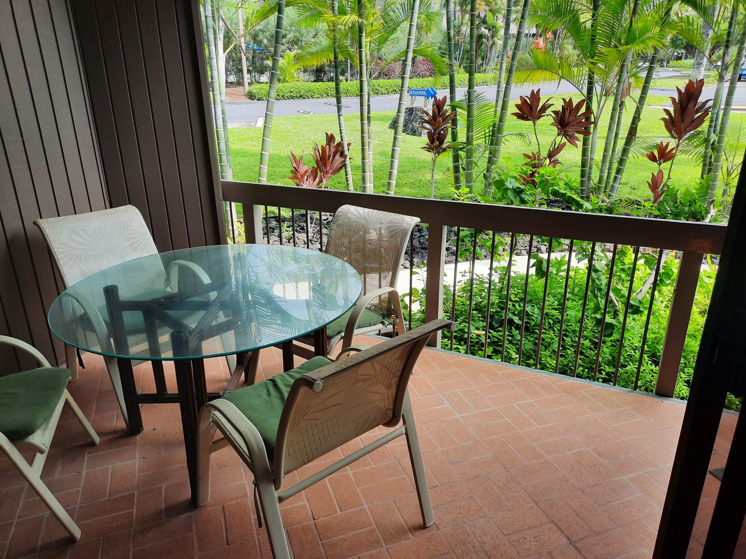 Condo in Kailua-Kona · ★4.92 · 1 bedroom · 2 beds · 2 baths - Image 32
