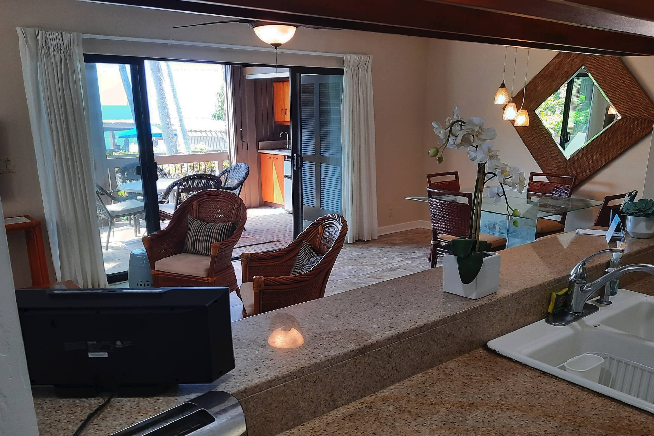 Condo in Kailua-Kona · ★4.92 · 1 bedroom · 2 beds · 2 baths - Image 7