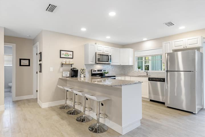 Home in Fort Myers · ★4.95 · 3 bedrooms · 4 beds · 2 baths