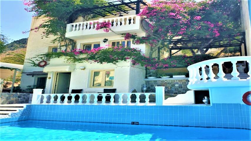 Danaos Private Villa 3 Bedrooms 3 Bathrooms gallery image 4