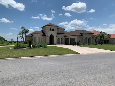 Casa Nicolás: Executive House in a Quiet Setting