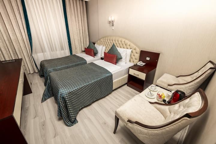 Kars'in Gözdesi̇ Grand Ani Hotel ŞEhri̇n  Ortasinda - Kars