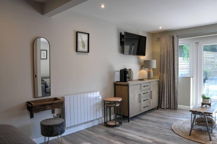 Luxury Suite (Samson) Beverley; Patio And Parking - Beverley