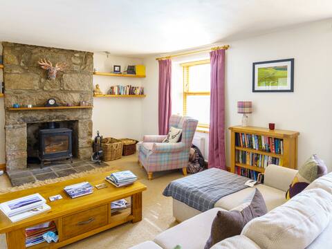 Traditional and modern cottage in Royal Deeside