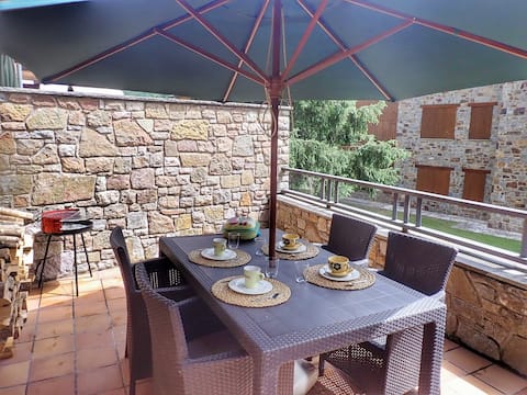 Rustic apartment with terrace and garden