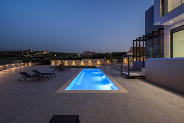 Nikolioudis Luxury Villa Wine | Agia Marina gallery image 3