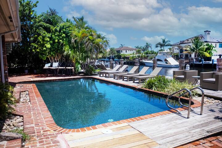 Classic 4 Bedroom 4 Bath Beach Style Home gallery image 5