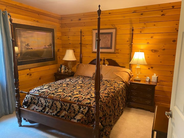 Comfy Queen Bed!