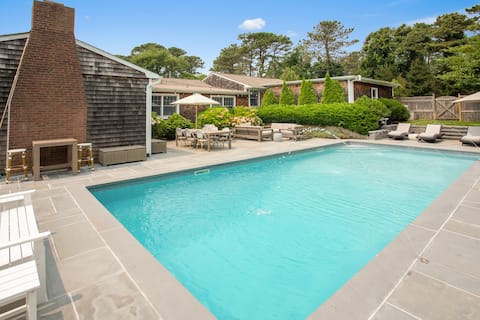 Dream Home with a wonderful heated pool in SH