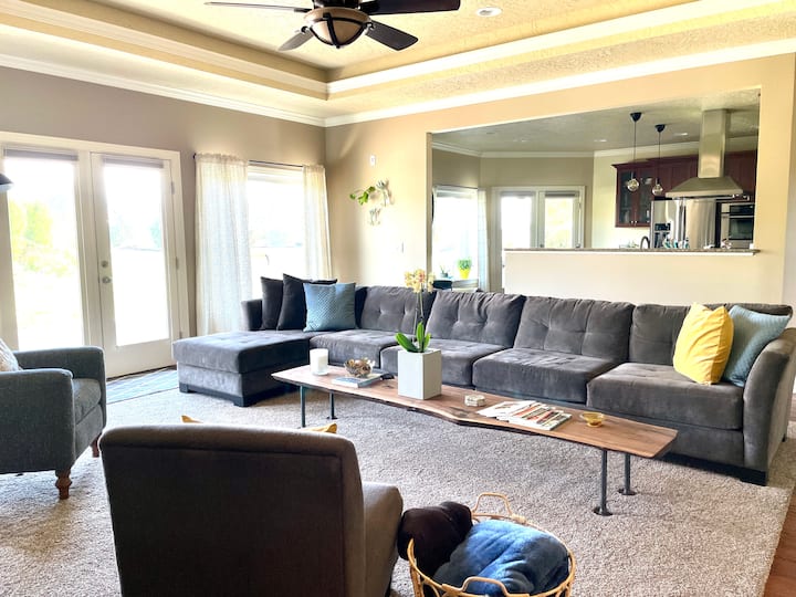 Estate On Wine Route W/pool On 5 Acres - Walla Walla, WA