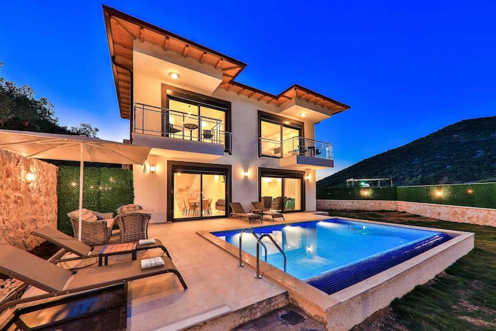 No:1 4 Kişilik Doğa Içinde Jakuzili Havuzlu Villa - Kaş