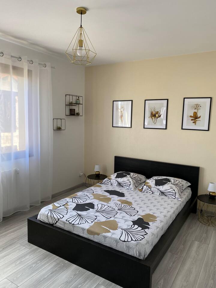 Спална соба Ebene со 140 кревета