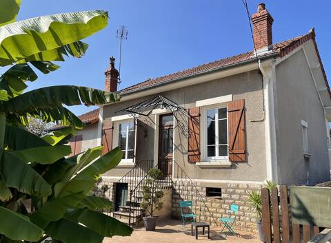 Completely renovated house on enclosed land, quiet