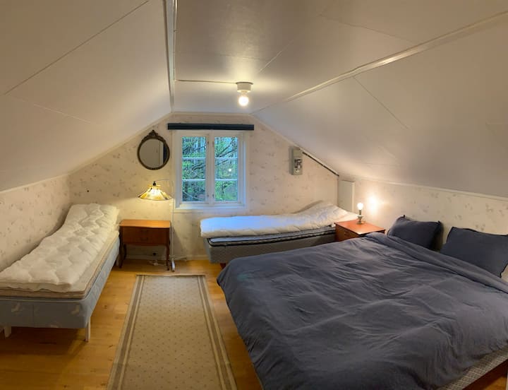 ชั้น 2 - ห้องนอนมี 2 ชิ้น 75 เตียงและเตียงคู่ขนาดใหญ่ 180 เตียง