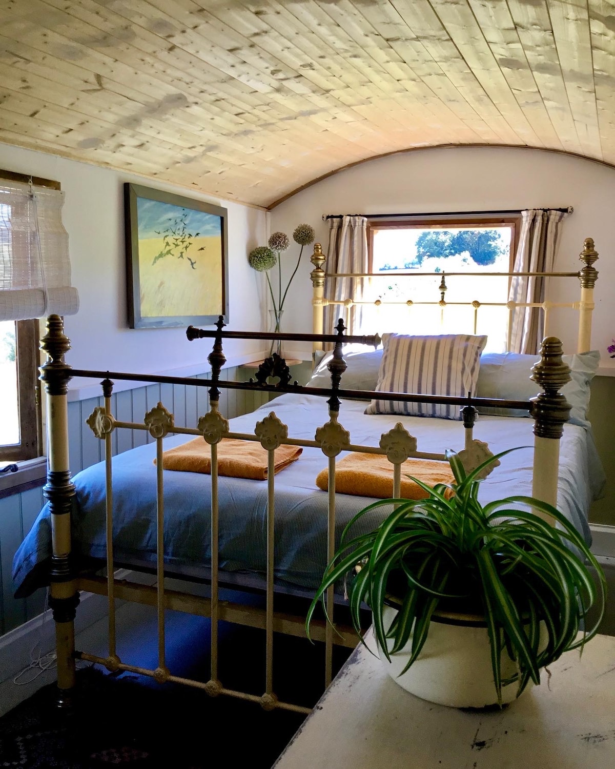 מיטה זוגית באירוח משני (צריף רועים) 