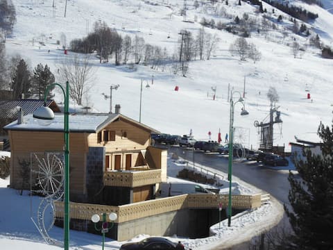 LE SEREINA pool jacuzzi at the foot of the slopes