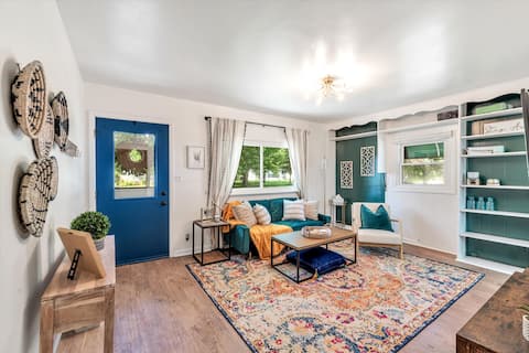 ★Downtown Perrysburg Bungalow w/ additional space★
