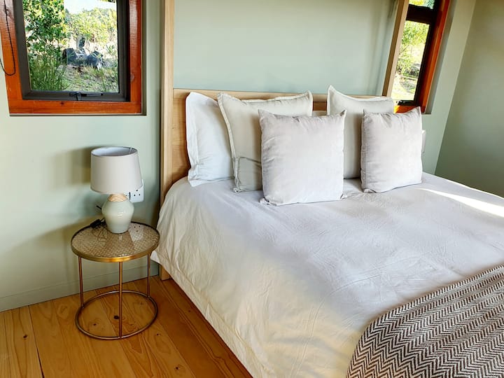 Bračni krevet (160x200) s iznimno udobnim madracem