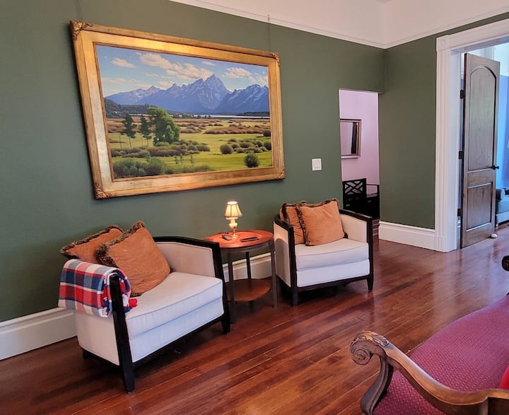 Textile Oasis In Urban Victorian Garden Retreat - Emeryville, CA