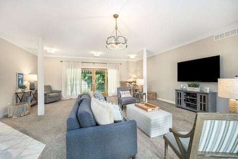 **Newly updated** Spacious 6BR Harbor Springs beach/ski getaway- brand NEW basement