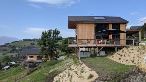 Eco-friendly wooden chalet, 120 m2 panoramic view