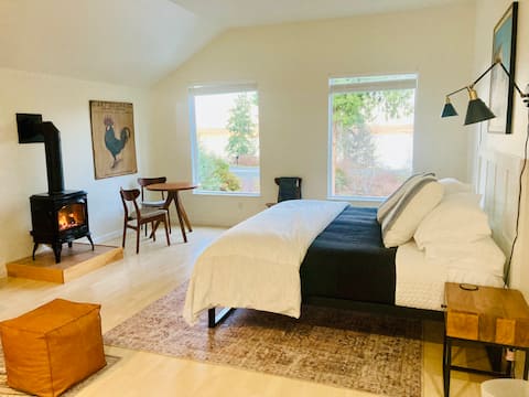 Saratoga Garden Cottage